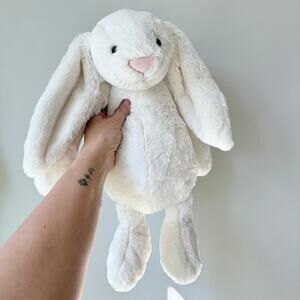 AUTHENTIC Jellycat Large Cream Bunny NWT - Fast Shipping!